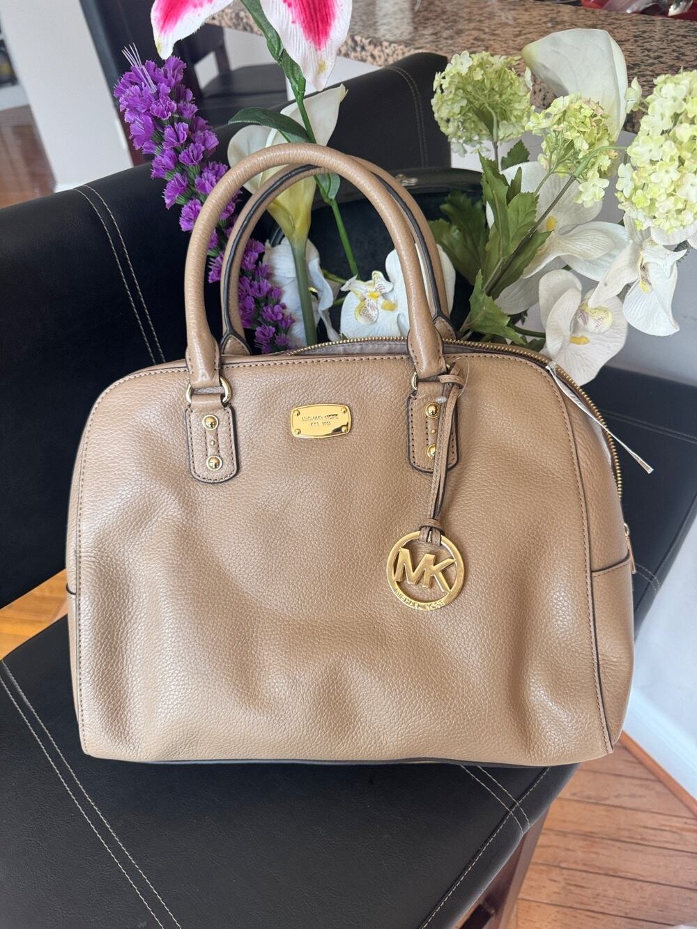 Michael Kors Sandrine Saffiano Satchel Purse Tan Zipper Hand Bag (300